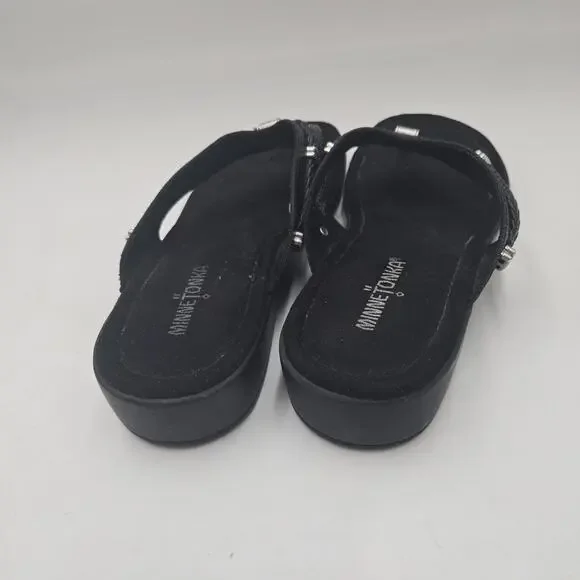 MinneTonka Silverthorne Thong Sandals Size 10 Womens Black Leather Concho - Picture 4 of 6
